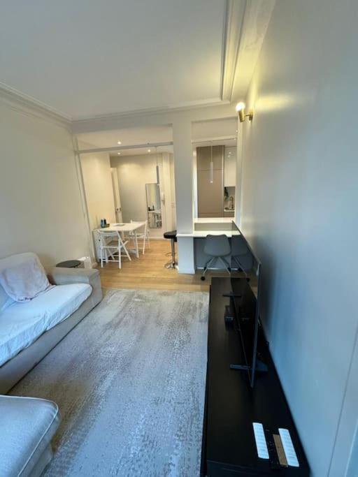 Charmant Appartement Alesia Paris Luaran gambar
